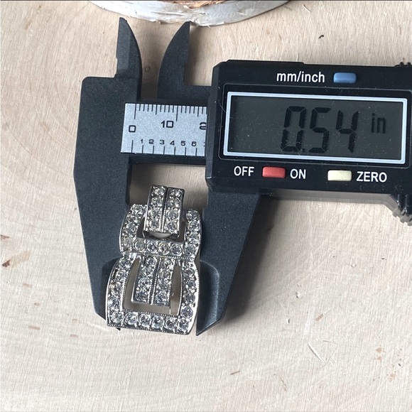 Single VTG Carolee, Art Deco, Pave of Diamanté Earring- Circa 1960s - Picture 6 of 7